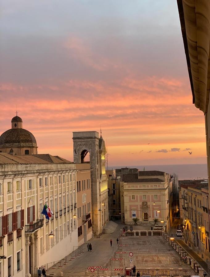 Castello Attic Sunset Terrace Appartement Cagliari Buitenkant foto