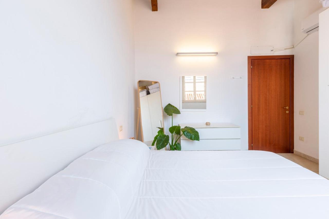 Castello Attic Sunset Terrace Appartement Cagliari Buitenkant foto