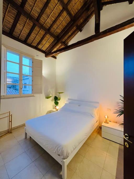 Castello Attic Sunset Terrace Appartement Cagliari Buitenkant foto